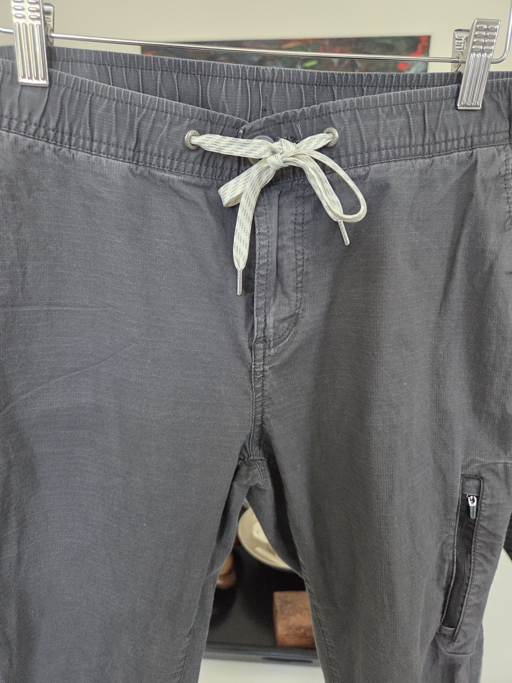Vuori Women's Ripstop Pants Five-Pocket Design in Charcoal Grey, Size Large - Picture 5 of 10